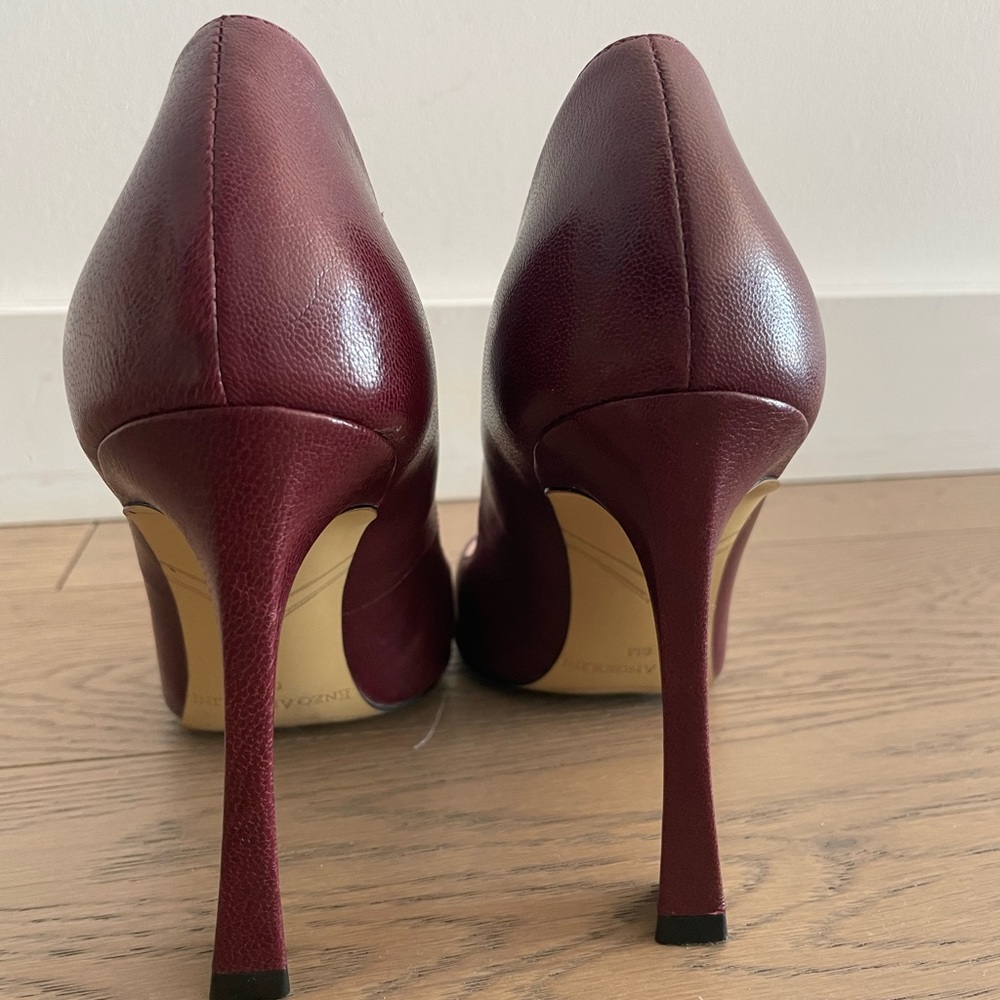 Clared red color high heel shoes!
